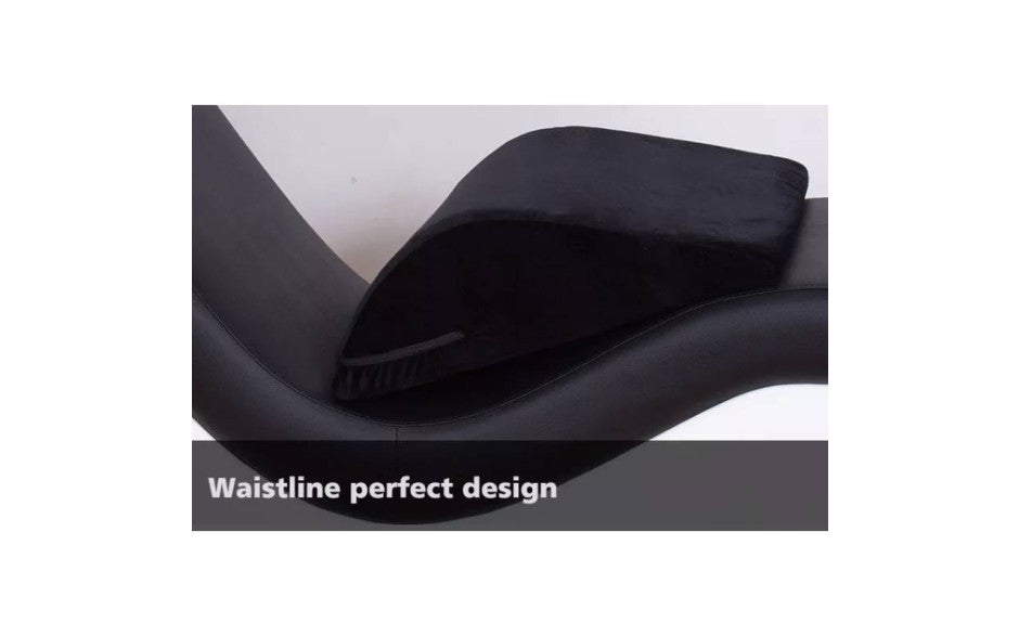 Daytona Kama Sutra Mebon Chaise Love Lounge Red With Black Pillows